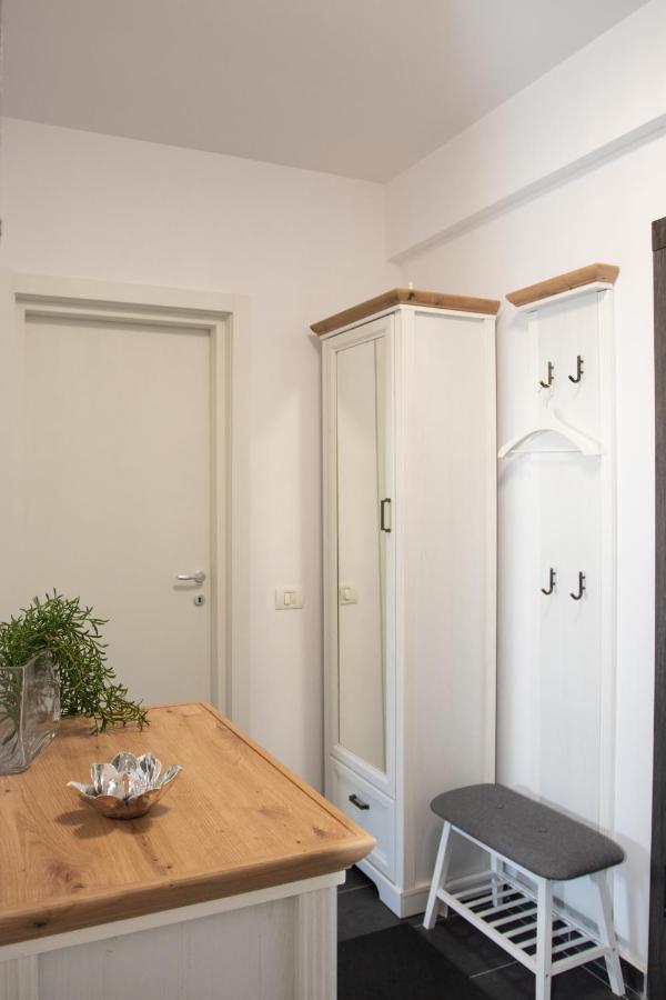 Lazo Two Room- Luxury Apartment بوخارست المظهر الخارجي الصورة